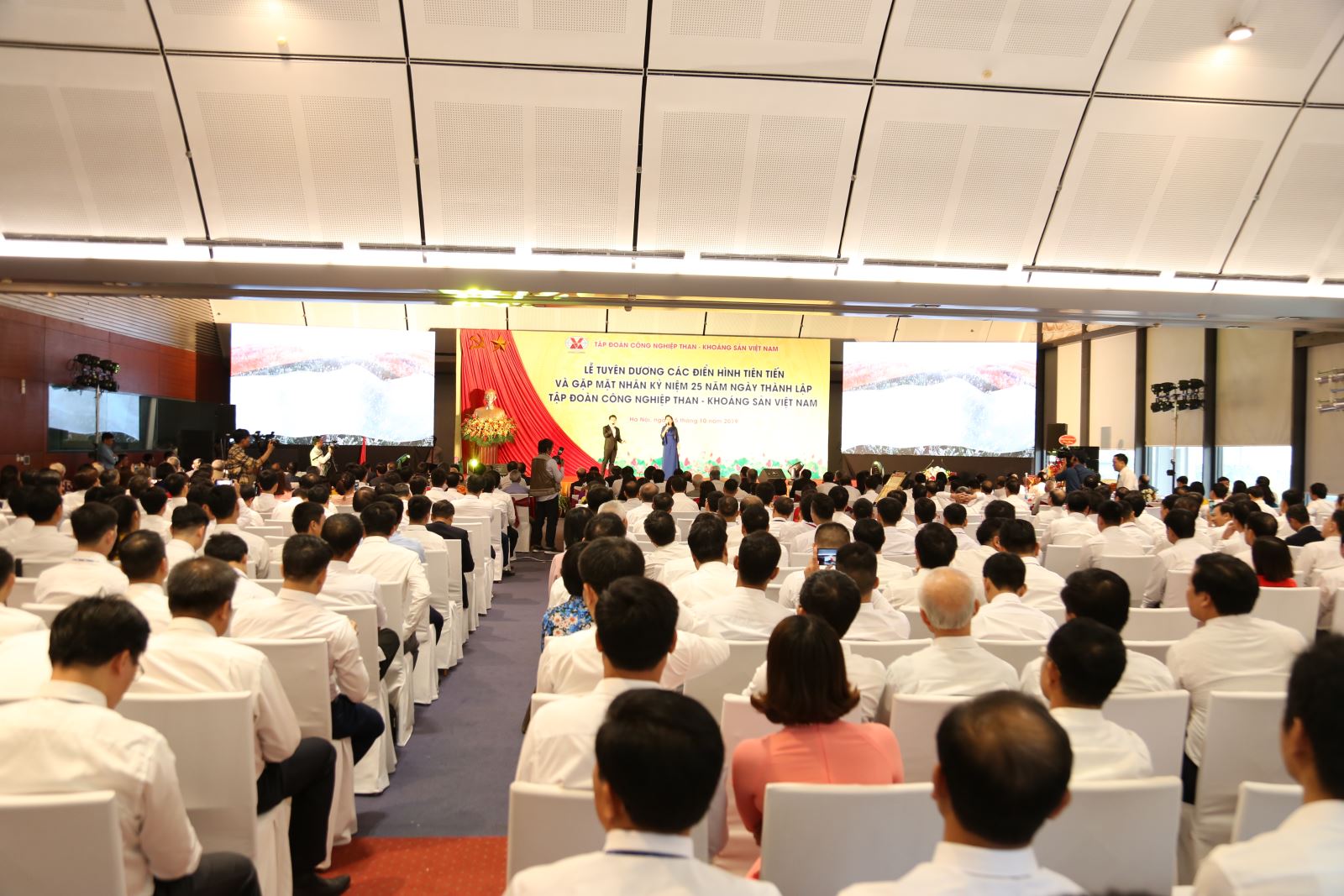 TẬP ĐOÀN THAN KHOÁNG SẢN VIỆT NAM KỶ NIỆM 25 NĂM THÀNH LẬP