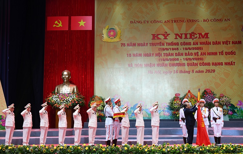 LỄ KỶ NIỆM 75 NĂM NGÀY TRUYỀN THỐNG LỰC LƯỢNG CÔNG AN NHÂN DÂN