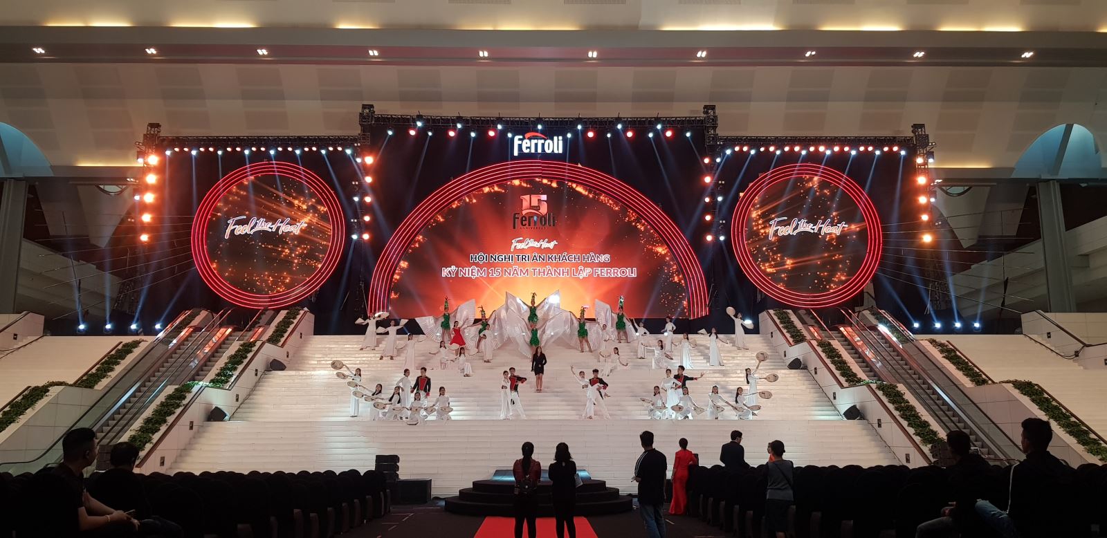 TIỆC CUỐI NĂM - YEAR END PARTY