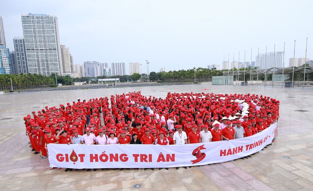 NGÀY HỘI GIỌT HỒNG TRI ÂN VÀ ĐỘI QUÂN HÀNH TRÌNH ĐỎ 2018